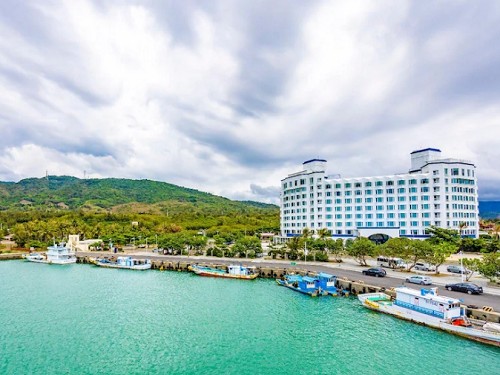 ���B���y�𶢶���